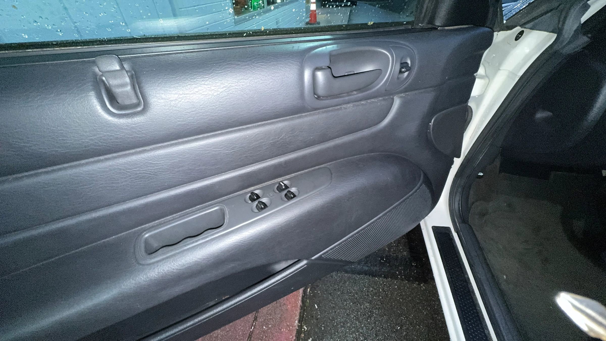 Used 2005 Chrysler Sebring GTC w/ Security Group image 13