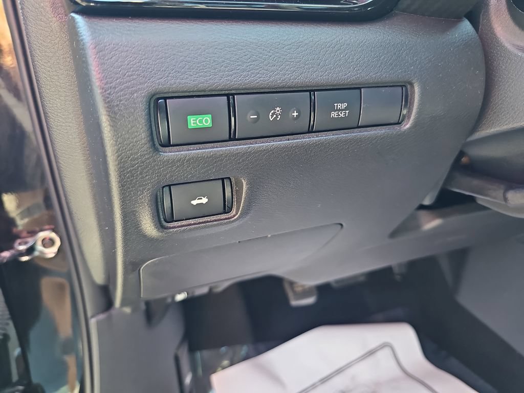Used 2023 Nissan Sentra SR w/ Midnight Edition Package FWD image 32
