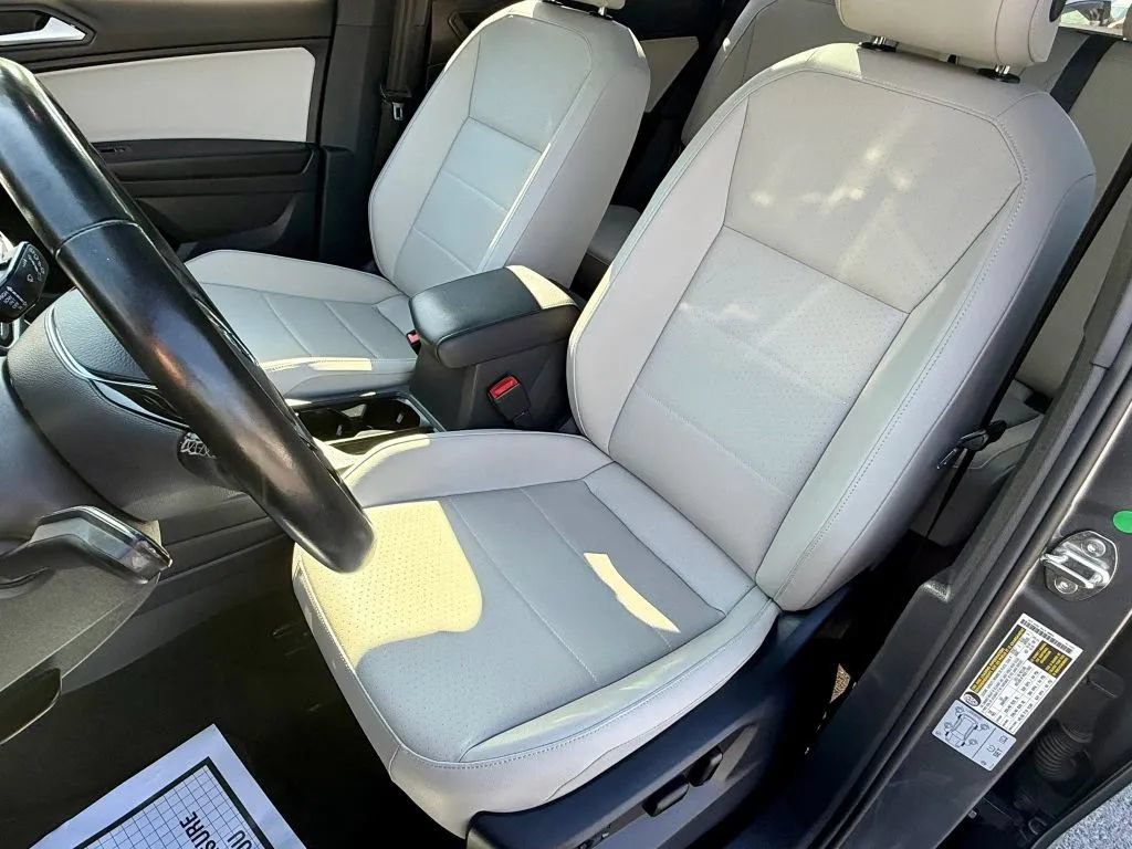 Used 2020 Volkswagen Tiguan SEL AWD/4WD image 11