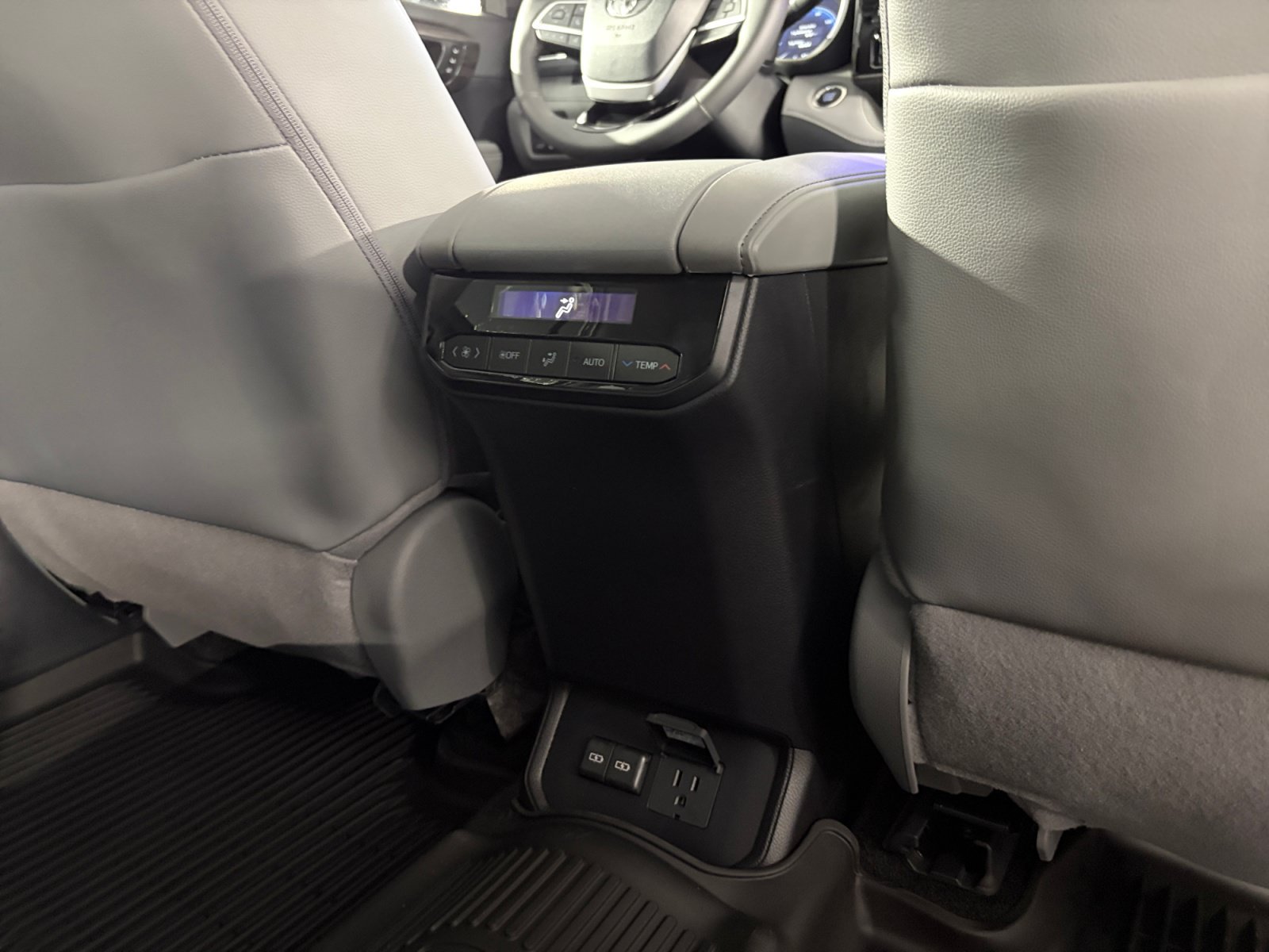 New 2026 Toyota Highlander Limited AWD/4WD image 32