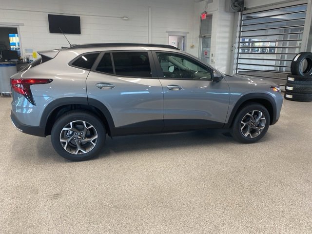 New 2025 Chevrolet Trax LT image 4