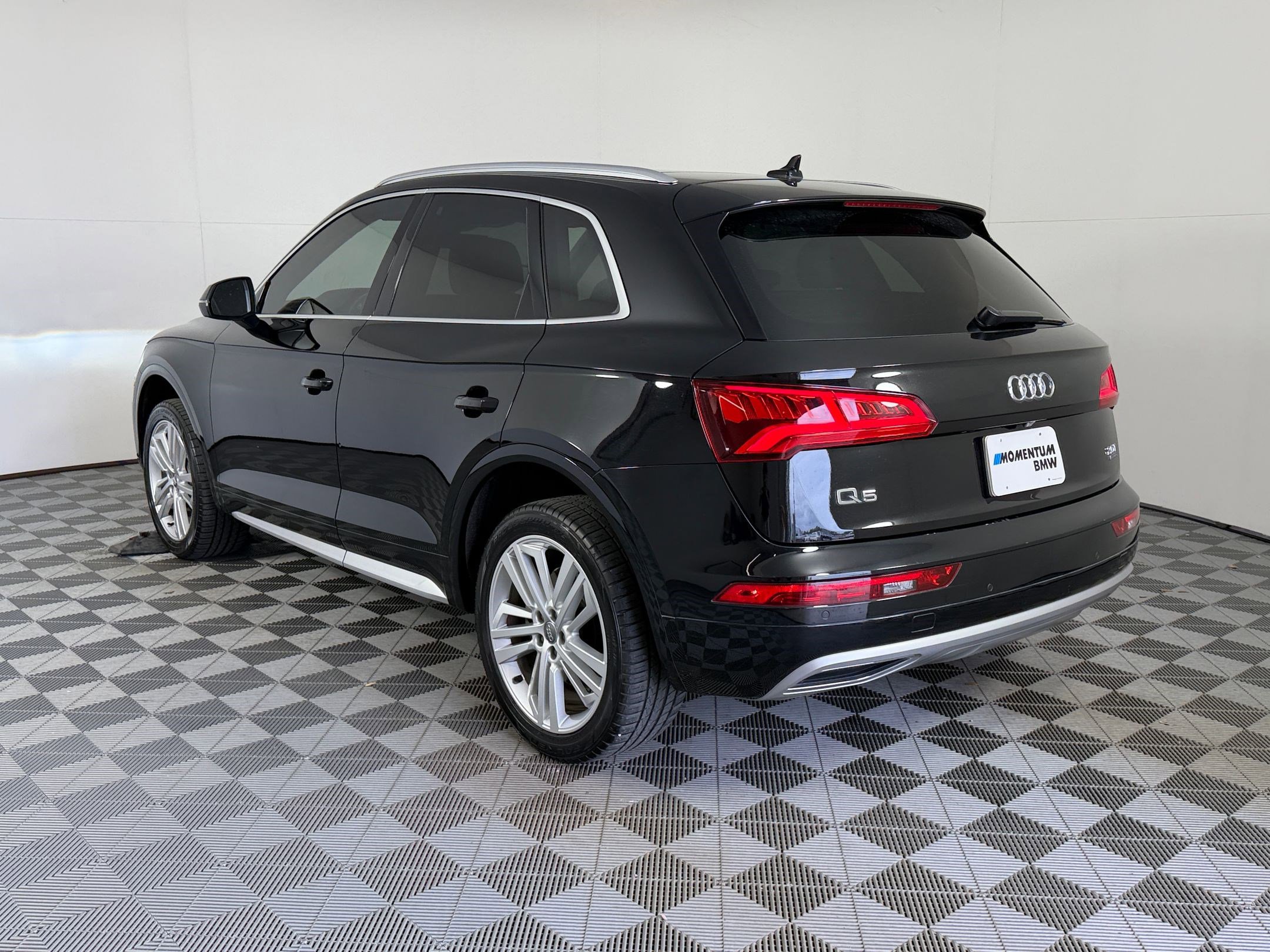 Used 2018 Audi Q5 2.0T Premium Plus w/ Premium Plus Package image 3