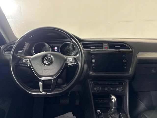 Used 2018 Volkswagen Tiguan SEL AWD/4WD image 29