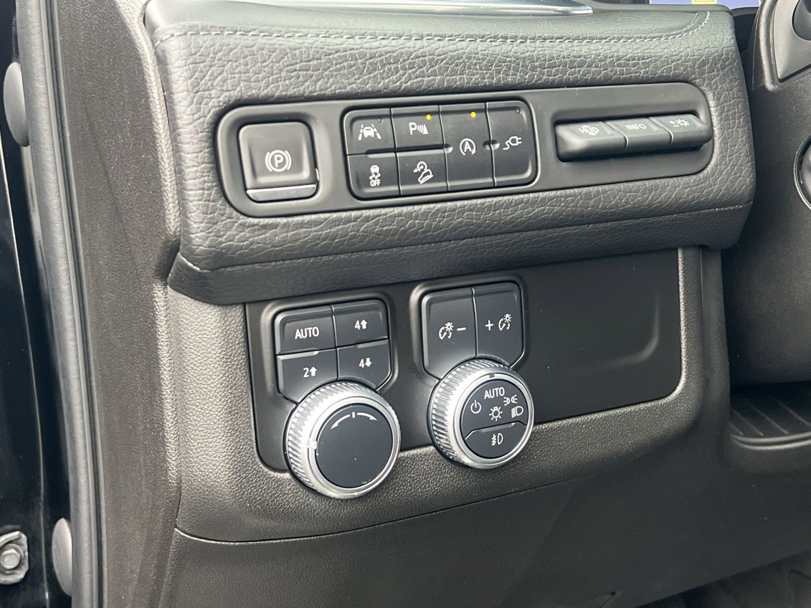 Used 2021 GMC Yukon Denali image 35