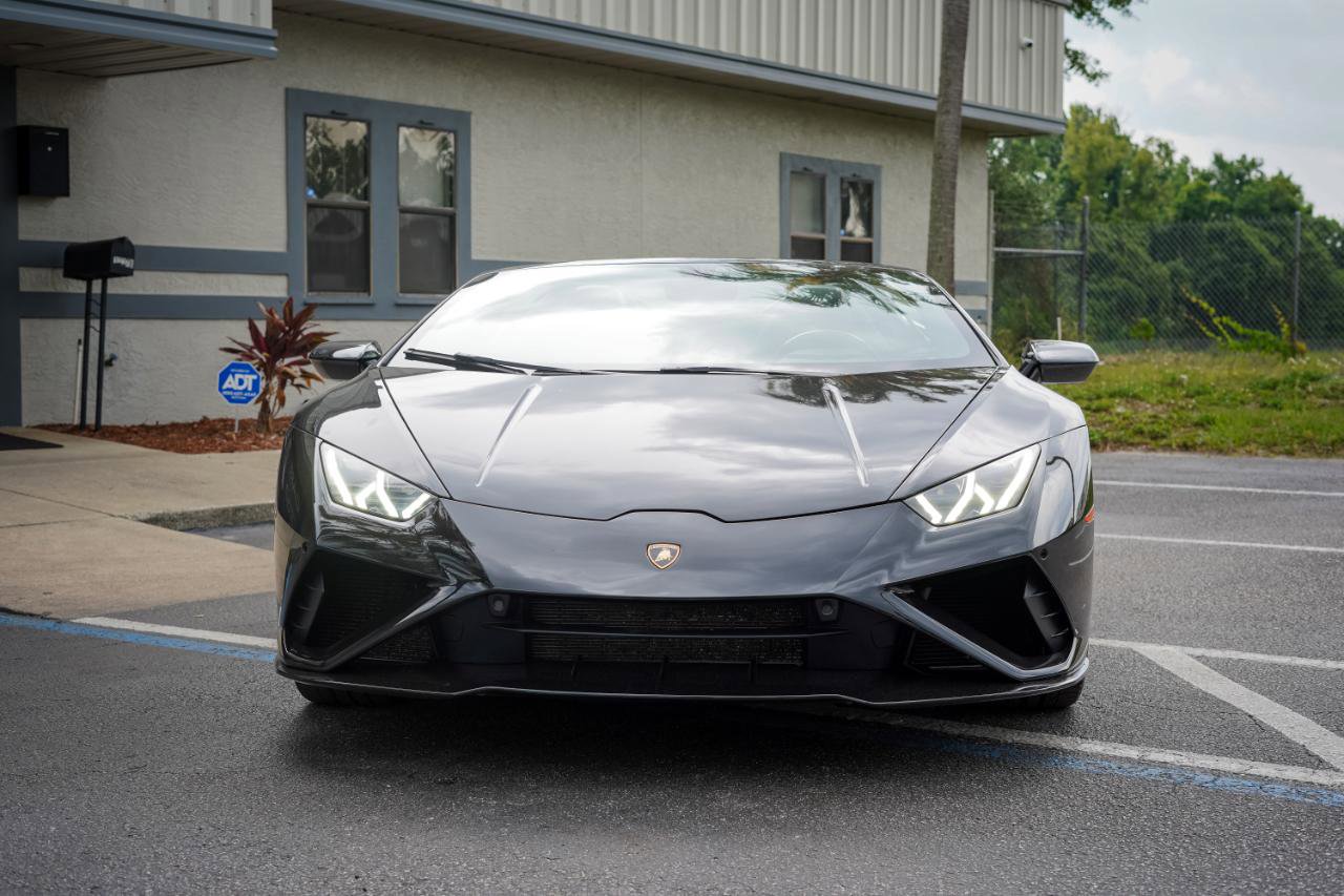 Used 2020 Lamborghini Huracan EVO RWD image 3