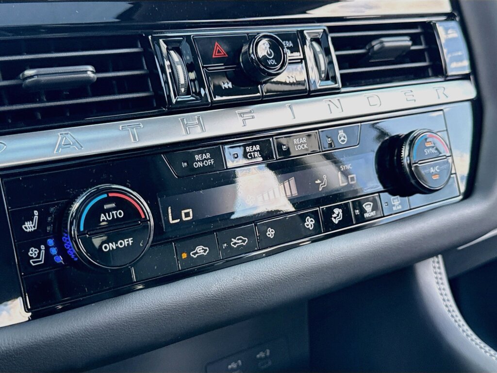 New 2026 Nissan Pathfinder Platinum AWD/4WD image 13