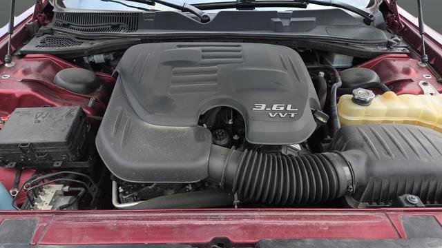 Used 2019 Dodge Challenger SXT RWD image 29