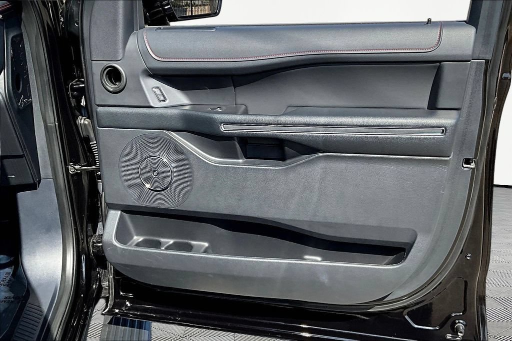 Used 2024 Ford Expedition Limited RWD image 31