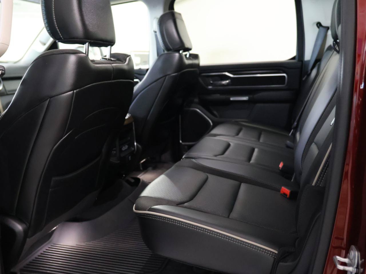 Used 2022 RAM 1500 Laramie AWD/4WD image 39
