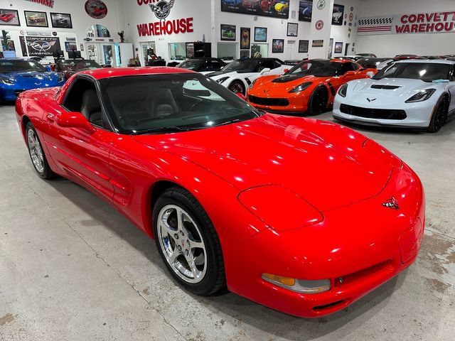 Used 2004 Chevrolet Corvette Coupe w/ Preferred Equipment Group RWD image 28