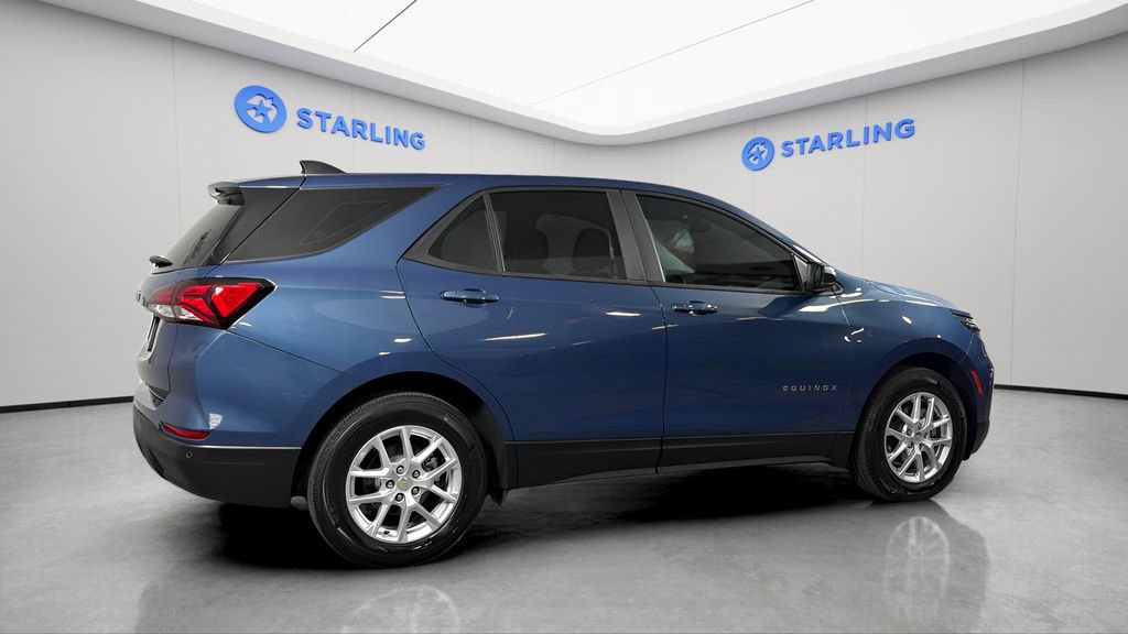 Used 2024 Chevrolet Equinox LS w/ Driver Confidence II Package FWD image 11