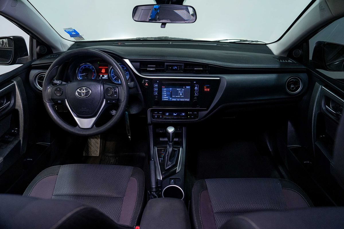 Used 2018 Toyota Corolla LE FWD image 13
