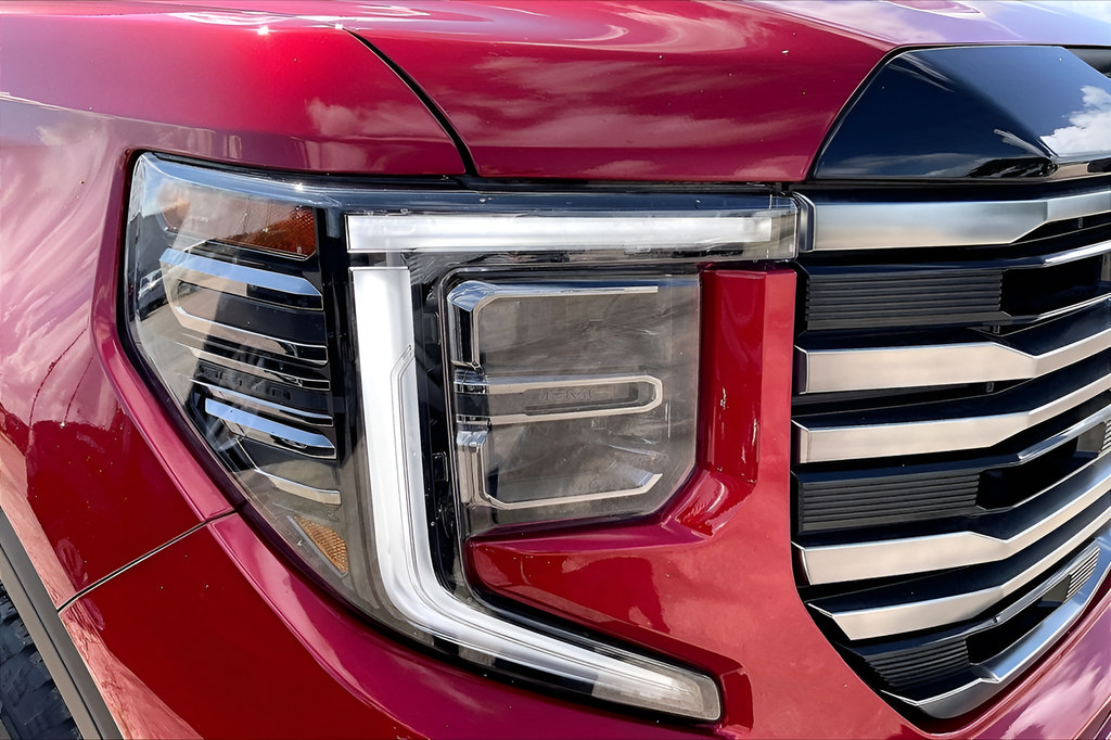 Used 2025 GMC Sierra 1500 AT4 w/ AT4 Premium Package AWD/4WD image 33