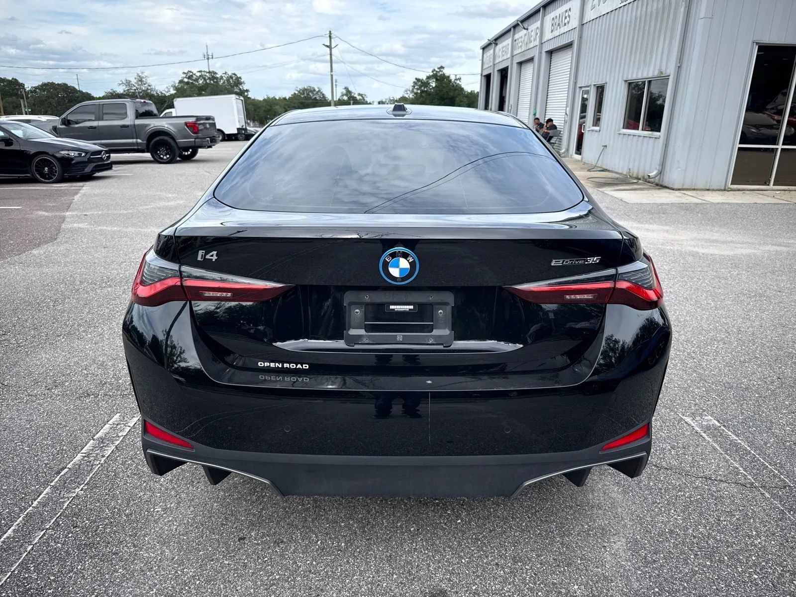 Used 2023 BMW i4 eDrive35 w/ Premium Package RWD image 9