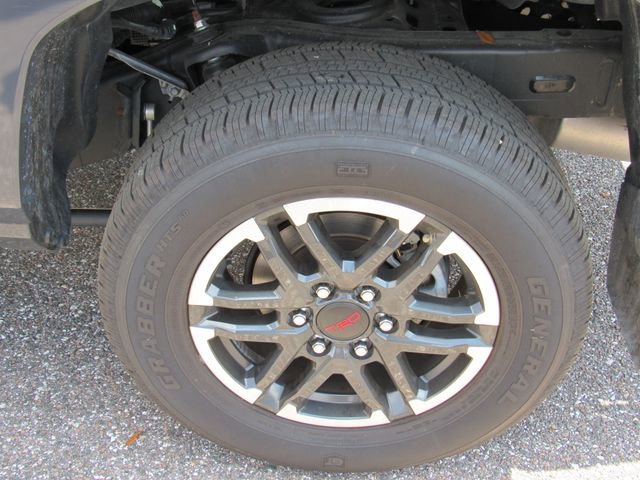 Used 2025 Toyota Tacoma TRD Sport image 14