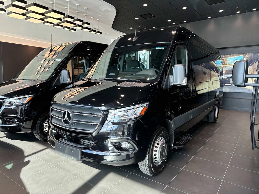 Used 2025 Mercedes-Benz Sprinter 3500 image 3