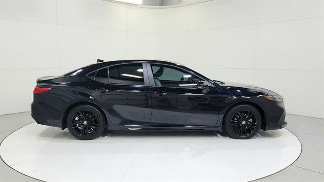 Used 2025 Toyota Camry SE w/ Convenience Package FWD image 9
