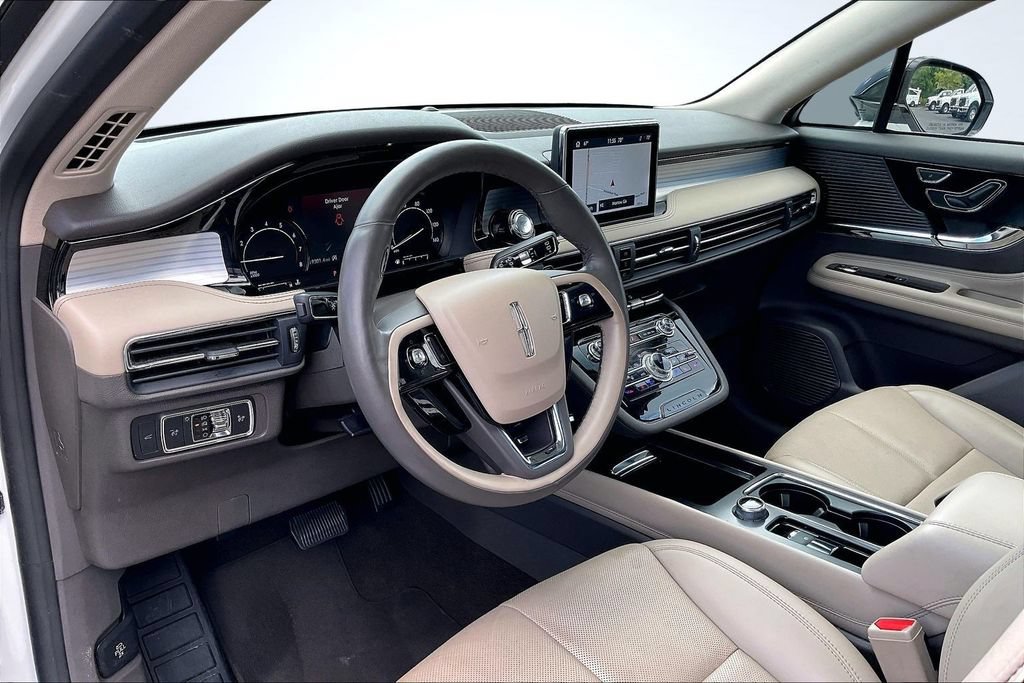 Used 2022 Lincoln Corsair FWD w/ Premium Package image 17