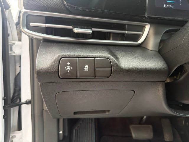 Used 2024 Hyundai Elantra SEL FWD image 21