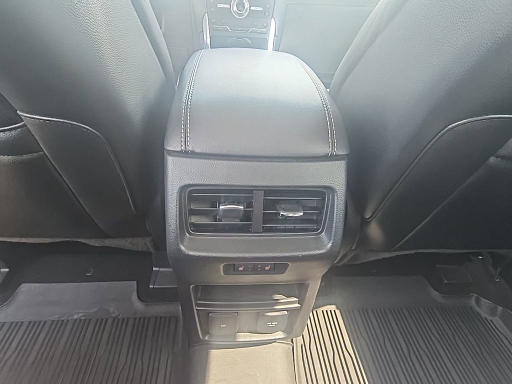 Used 2019 Ford Edge Titanium w/ Equipment Group 301A image 15