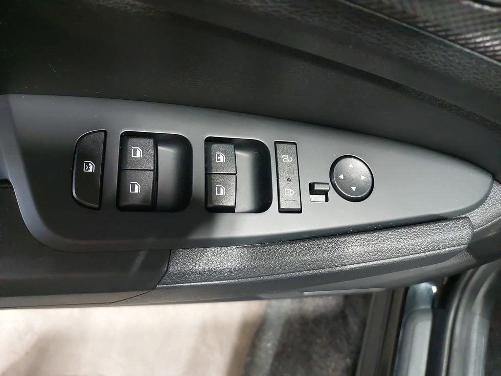 Used 2025 Kia Sportage LX image 27