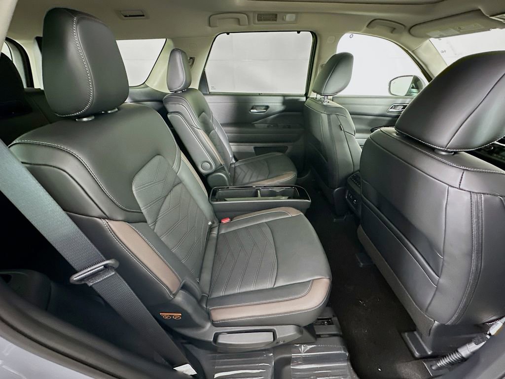 New 2025 Nissan Pathfinder Platinum image 37