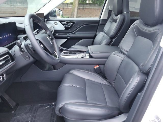 New 2026 Lincoln Aviator Reserve image 13