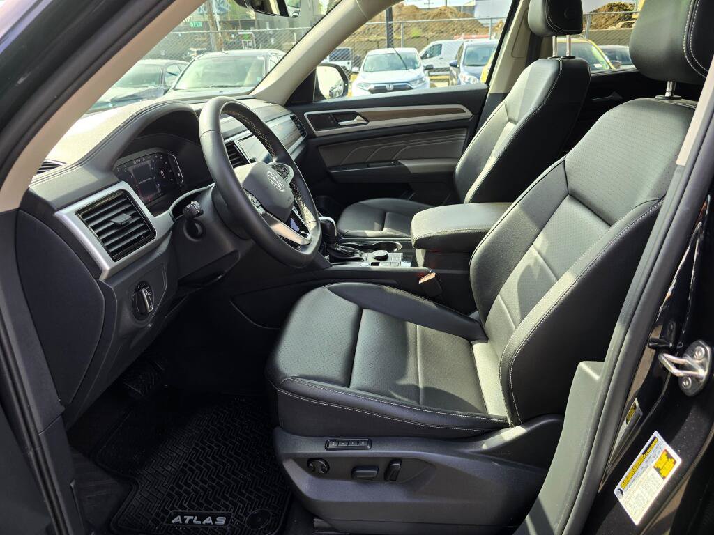 Used 2023 Volkswagen Atlas SEL AWD/4WD image 21