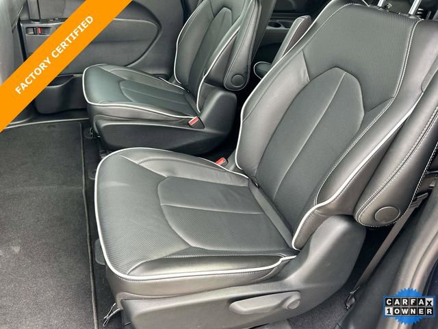 Used 2025 Chrysler Pacifica Premium FWD image 19