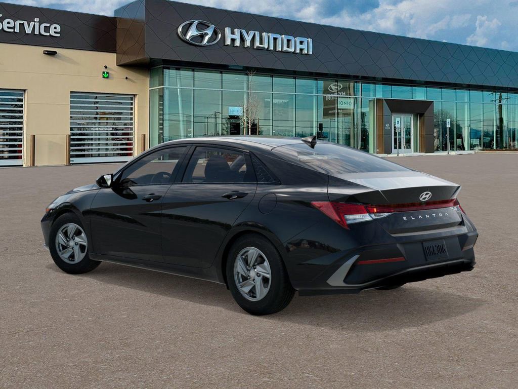 New 2026 Hyundai Elantra SE image 3