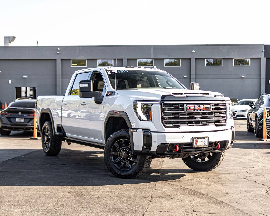 Used 2025 GMC Sierra 2500 AT4 w/ AT4 Premium Plus Package AWD/4WD image 5