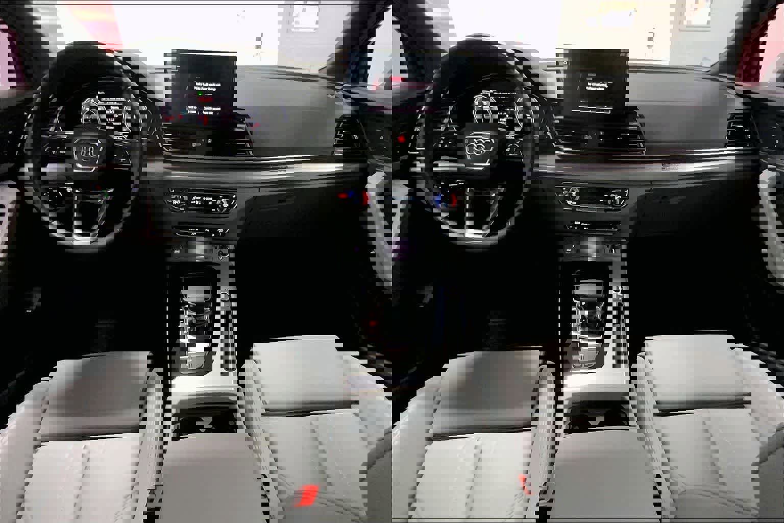 Certified 2025 Audi Q5 2.0T Premium w/ Convenience Plus Package image 9