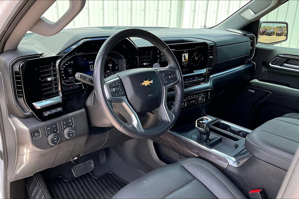 Used 2023 Chevrolet Silverado 1500 LTZ w/ Technology Package AWD/4WD image 16