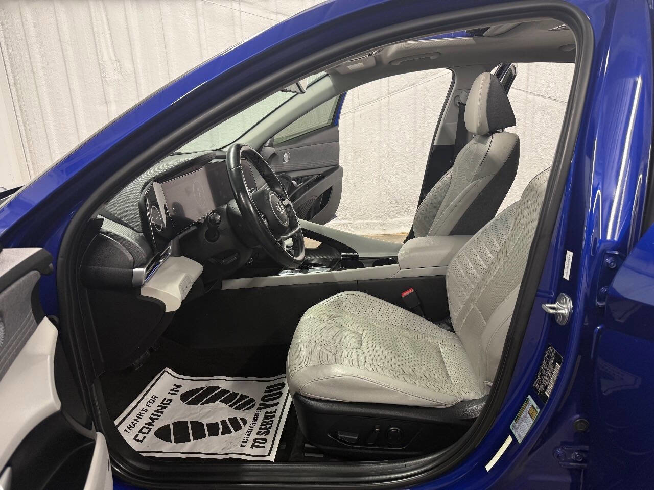 Used 2021 Hyundai Elantra Limited image 23