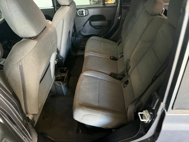 Certified 2024 Jeep Gladiator Sport AWD/4WD image 31