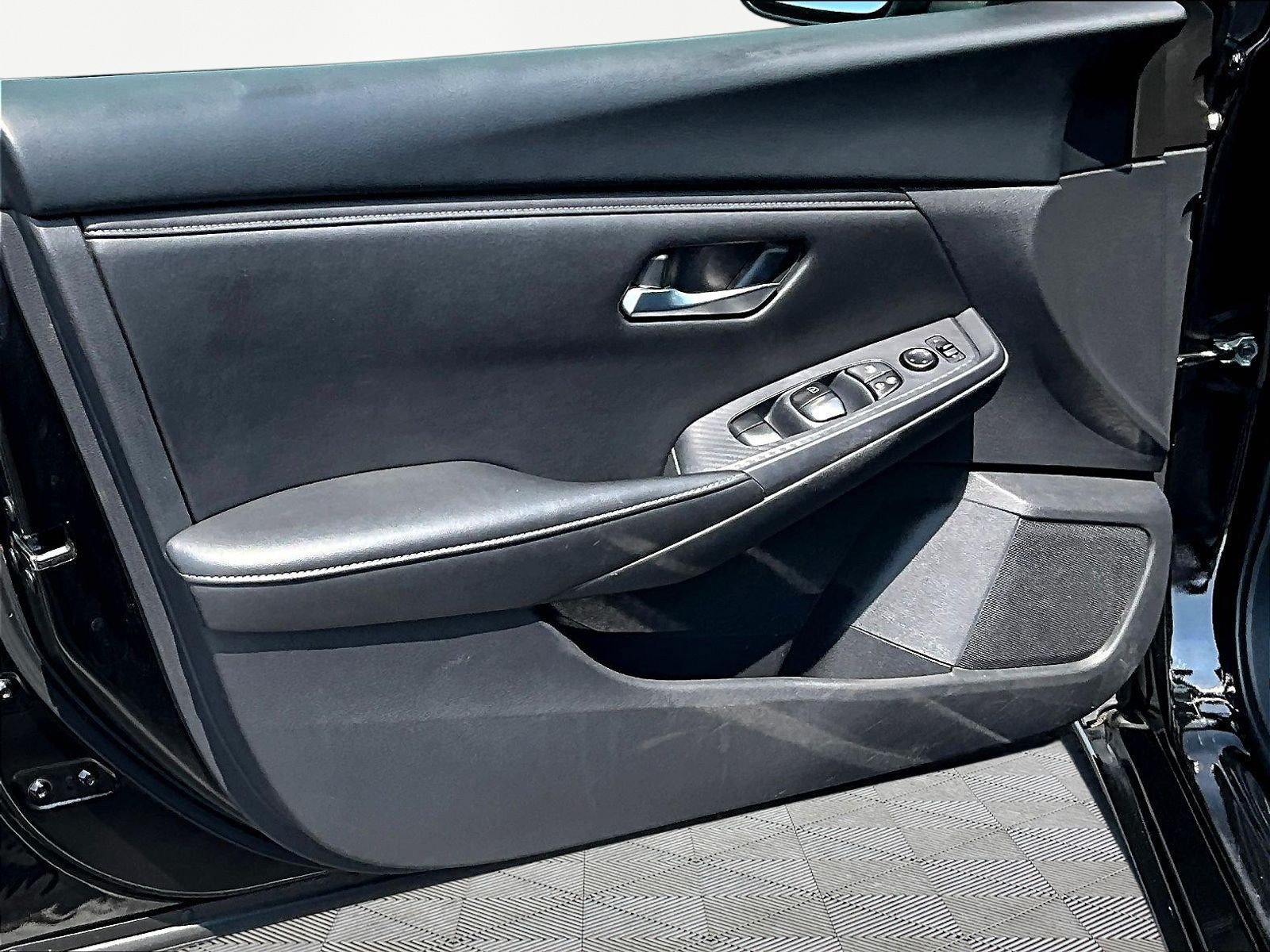 Used 2024 Nissan Sentra SV FWD image 19