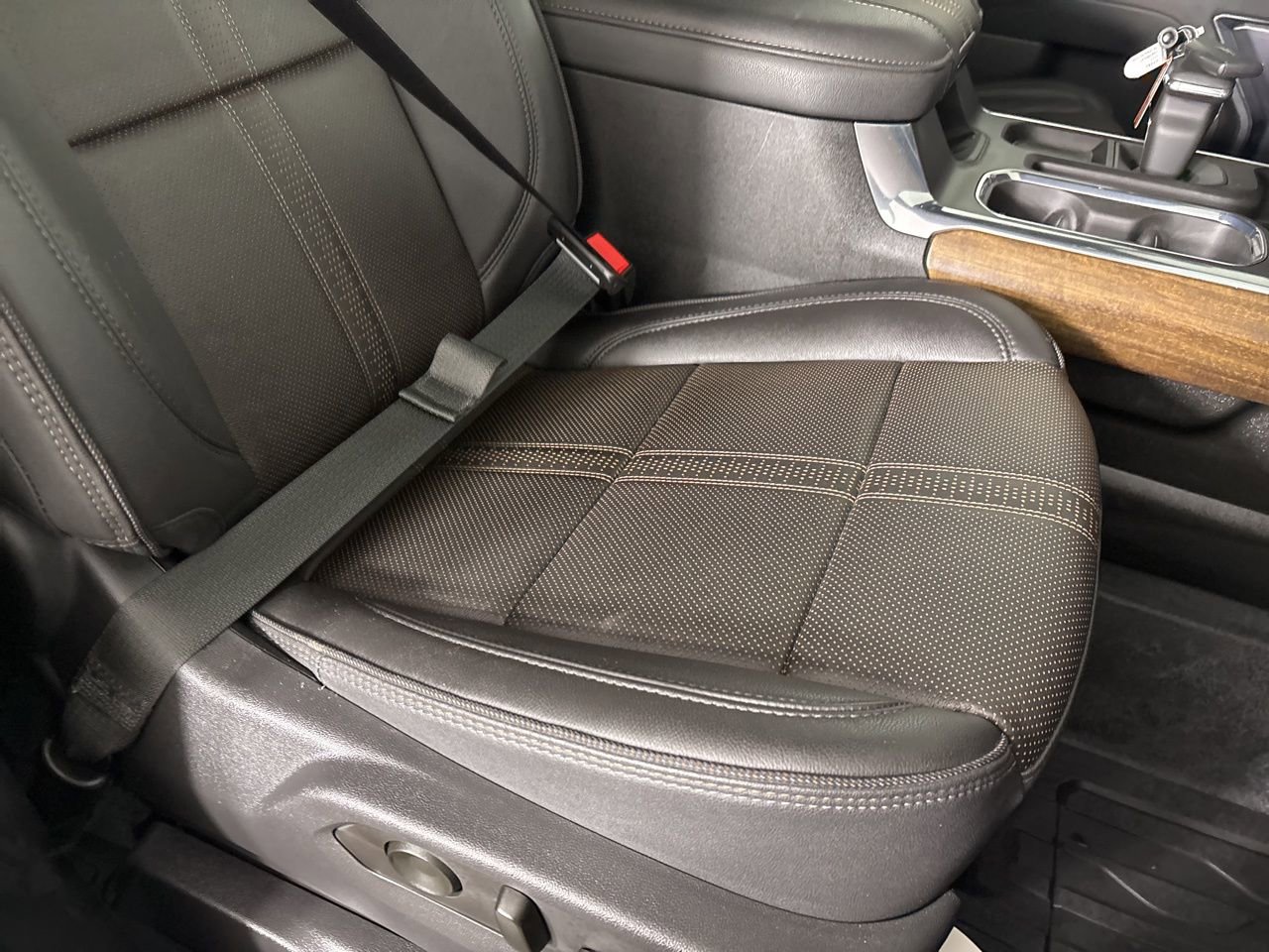 Used 2023 Chevrolet Silverado 1500 High Country w/ High Country Premium Package image 28