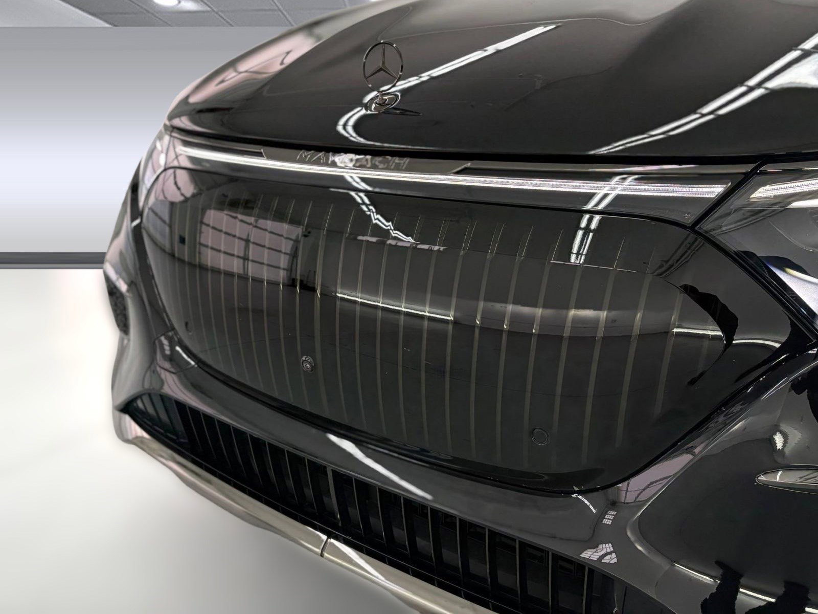 Certified 2024 Mercedes-Benz Maybach EQS 680 4MATIC image 18