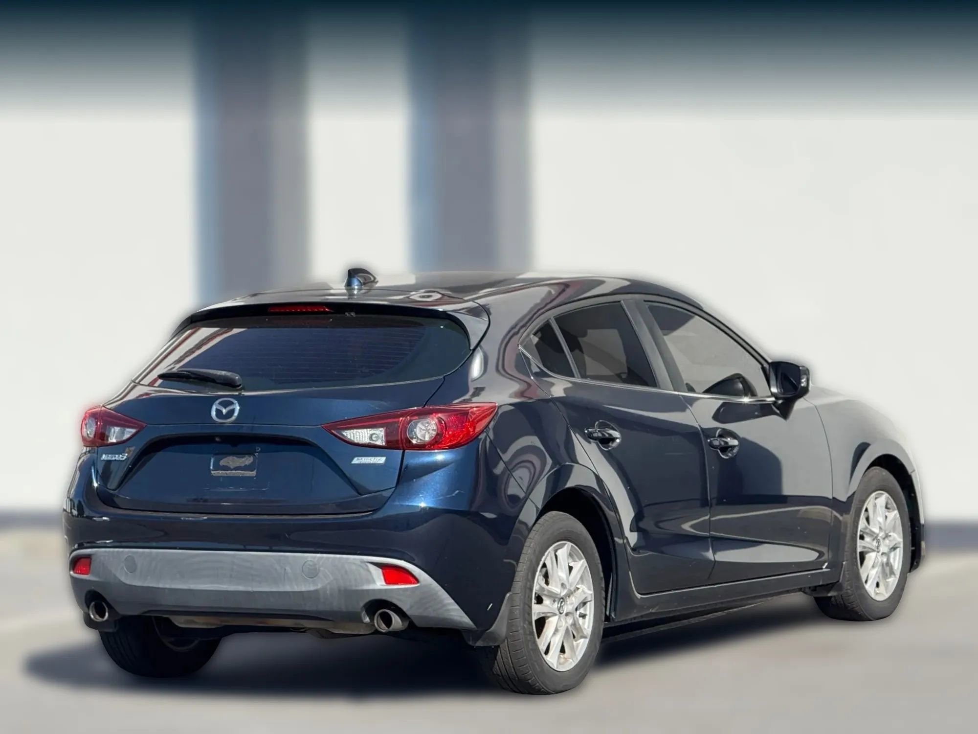 Used 2015 MAZDA MAZDA3 i Grand Touring image 9