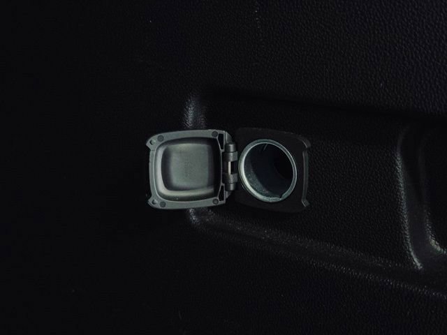 Used 2023 GMC Acadia SLE w/ Driver Convenience Package image 11