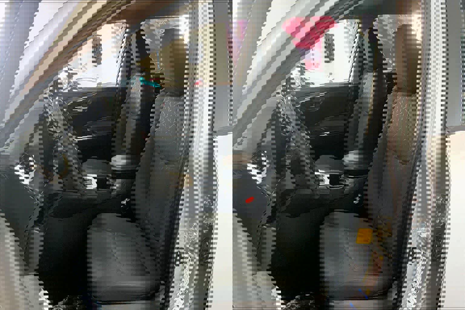 Used 2022 Toyota RAV4 XLE image 10