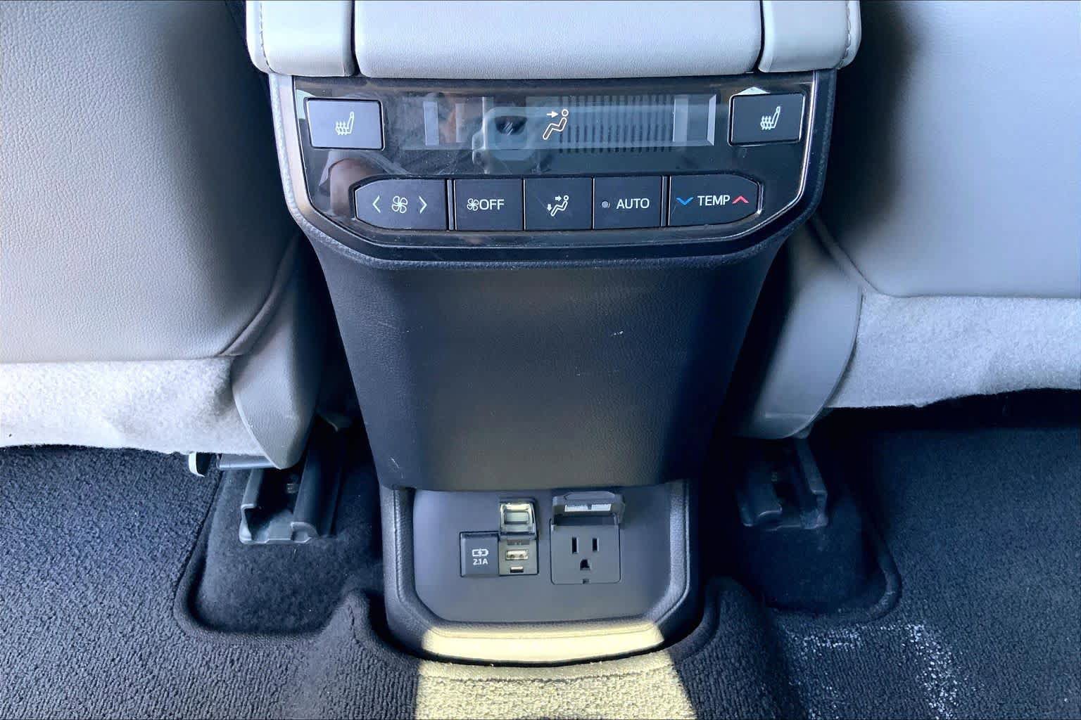 Used 2020 Toyota Highlander Platinum AWD/4WD image 34