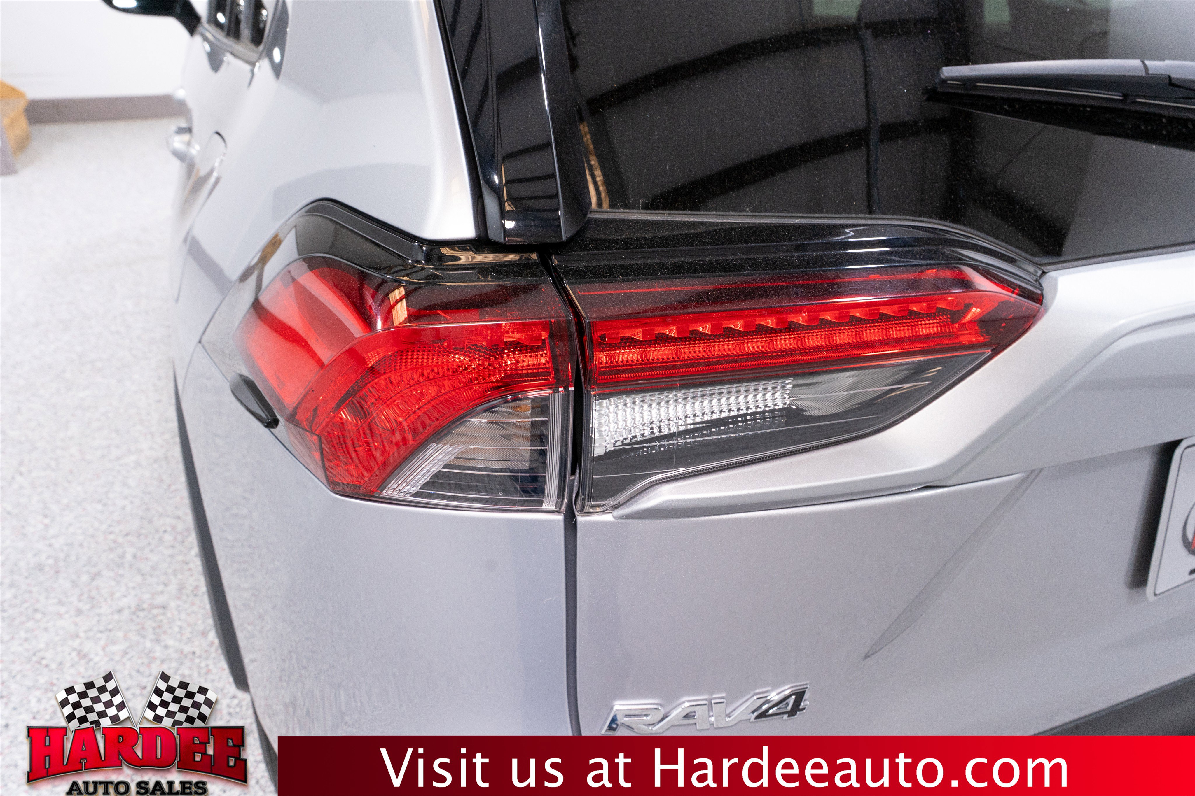 Used 2024 Toyota RAV4 LE image 9