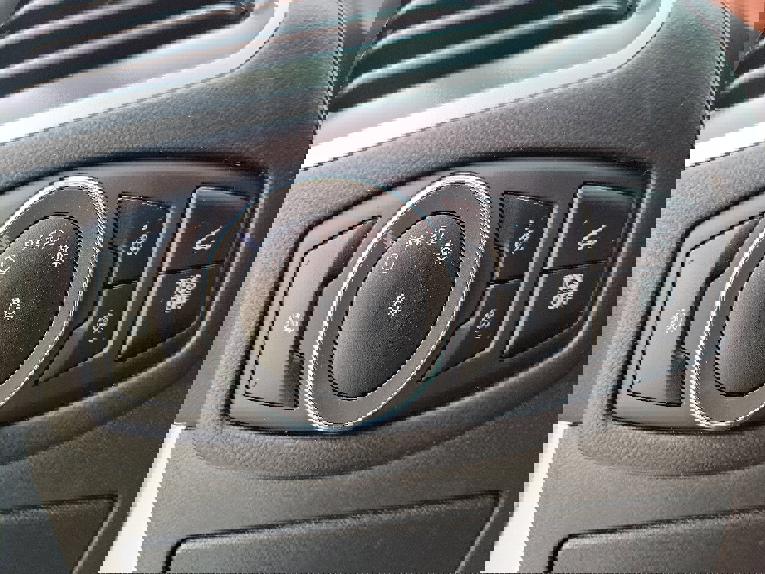 Used 2024 Ford Edge SEL w/ Convenience Package image 22