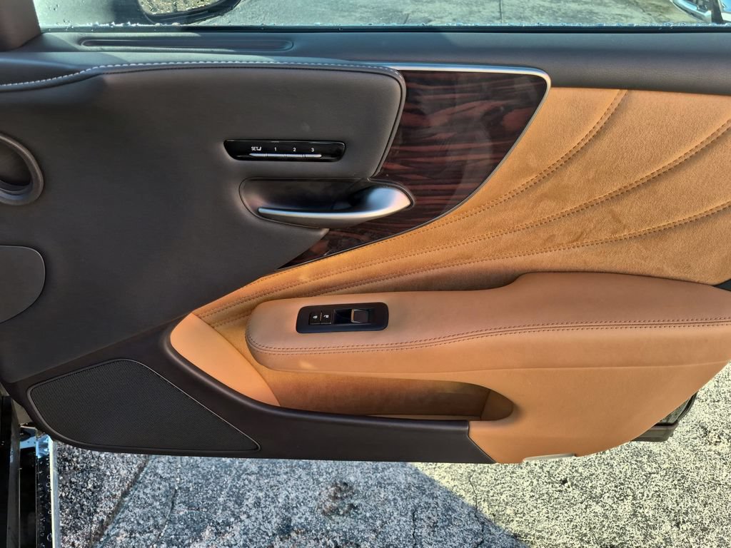 Used 2021 Lexus LS 500 AWD w/ Interior Upgrade Package image 28