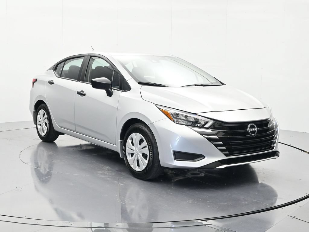 Used 2025 Nissan Versa S FWD image 3