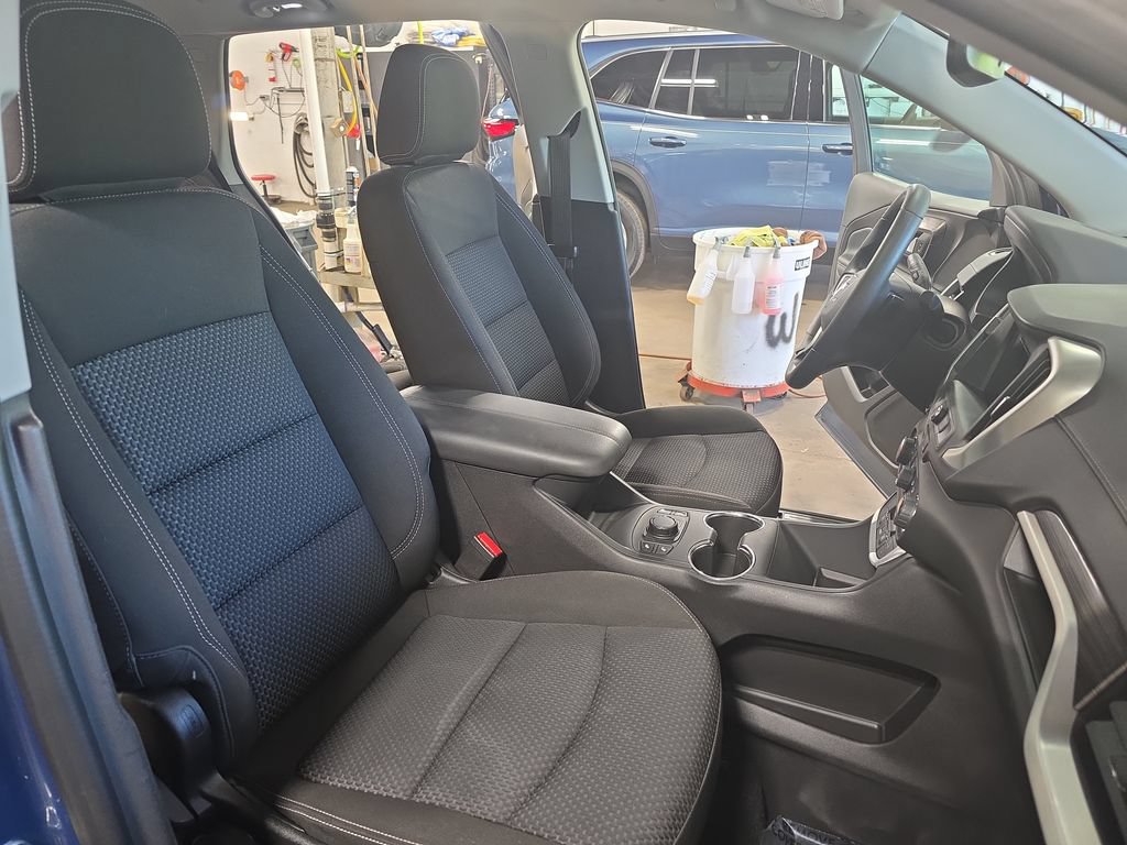 Used 2024 GMC Terrain SLE w/ Driver Convenience Package AWD/4WD image 10
