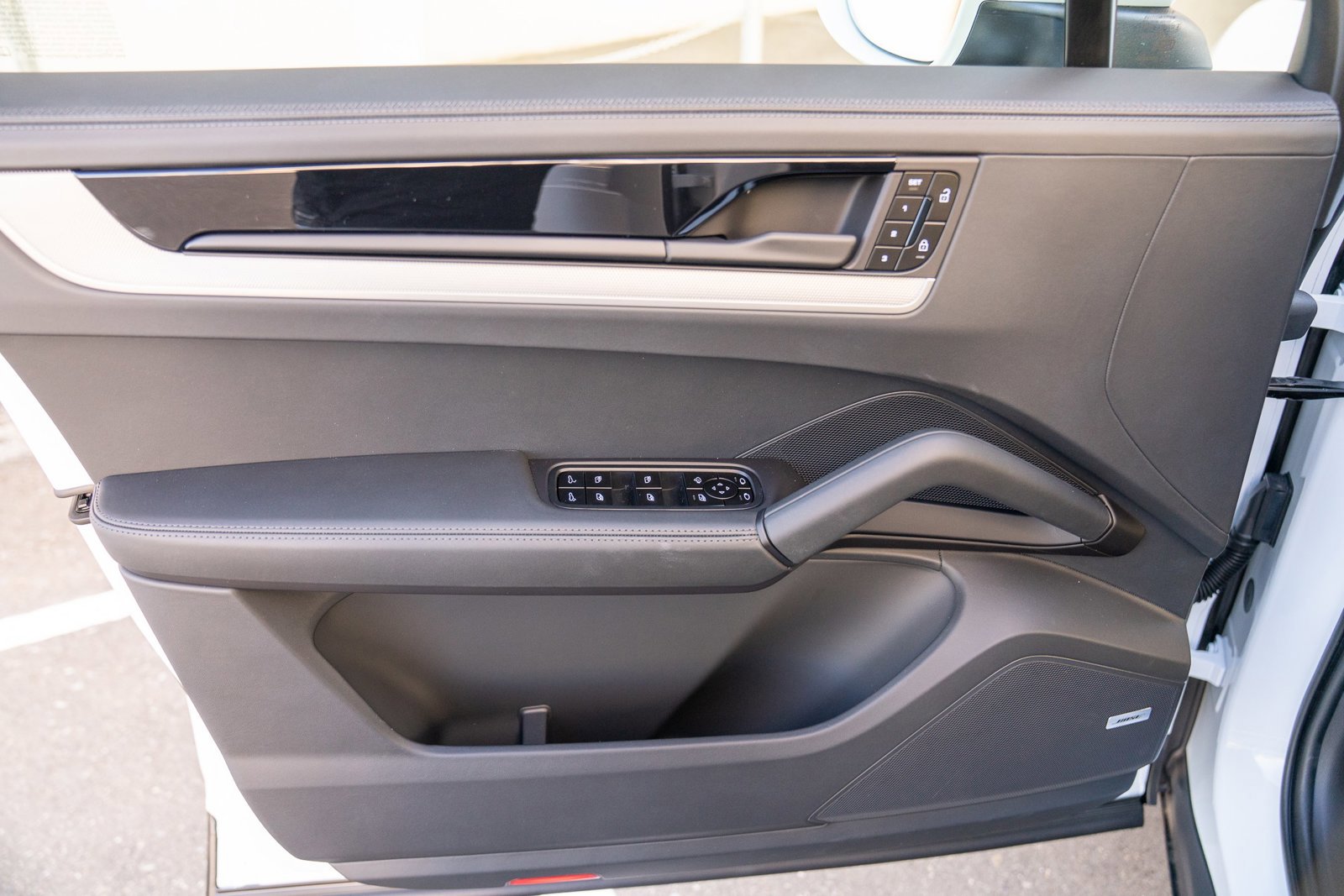 Certified 2026 Porsche Cayenne AWD/4WD image 10