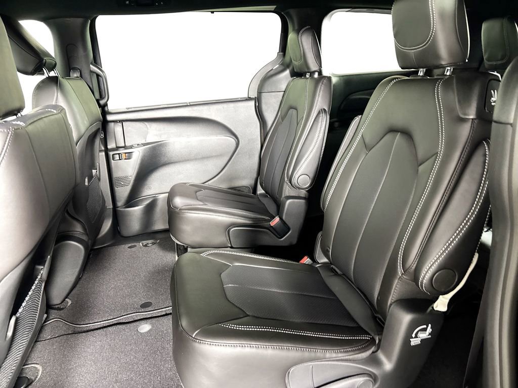 New 2026 Chrysler Voyager LX FWD image 23