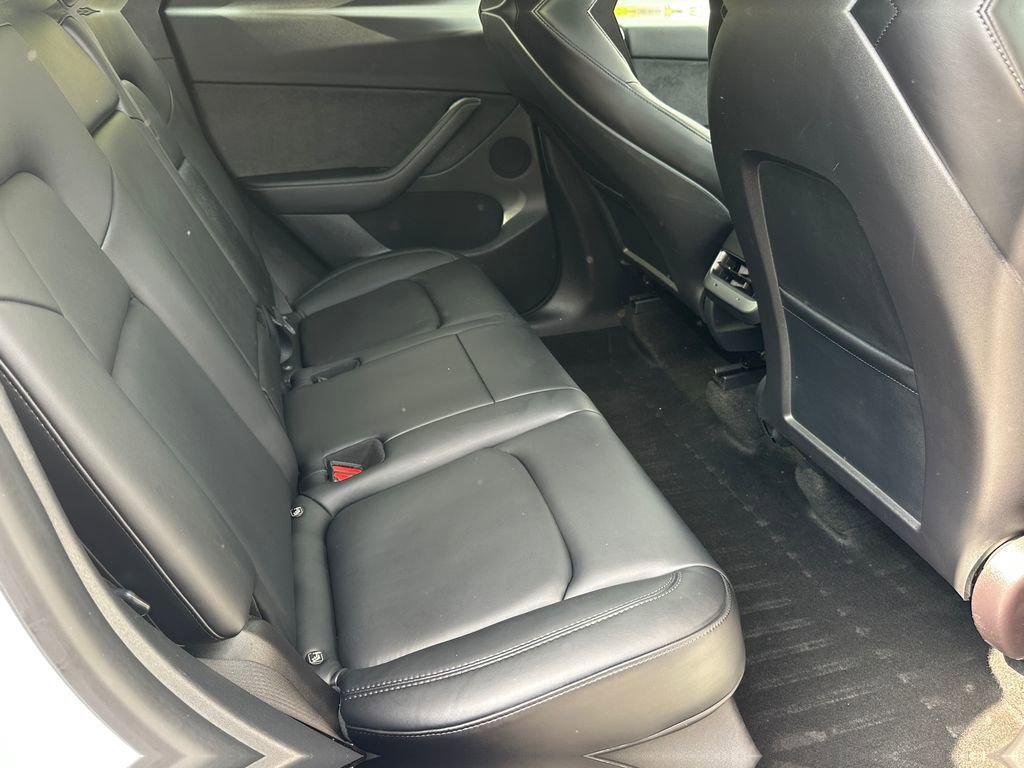 Used 2022 Tesla Model Y Long Range AWD/4WD image 16
